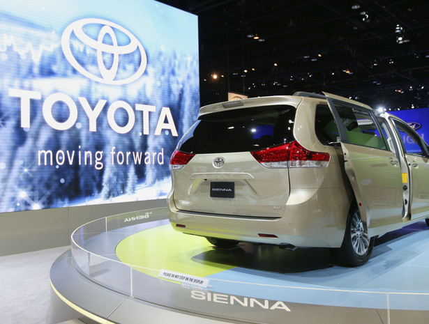 Pomimo masowych usterek i nadszarpnięcia wizerunku niezawodnej marki, Toyota kolejny rok z rzędu pozostaje światowym liderem produkcji samochodów.