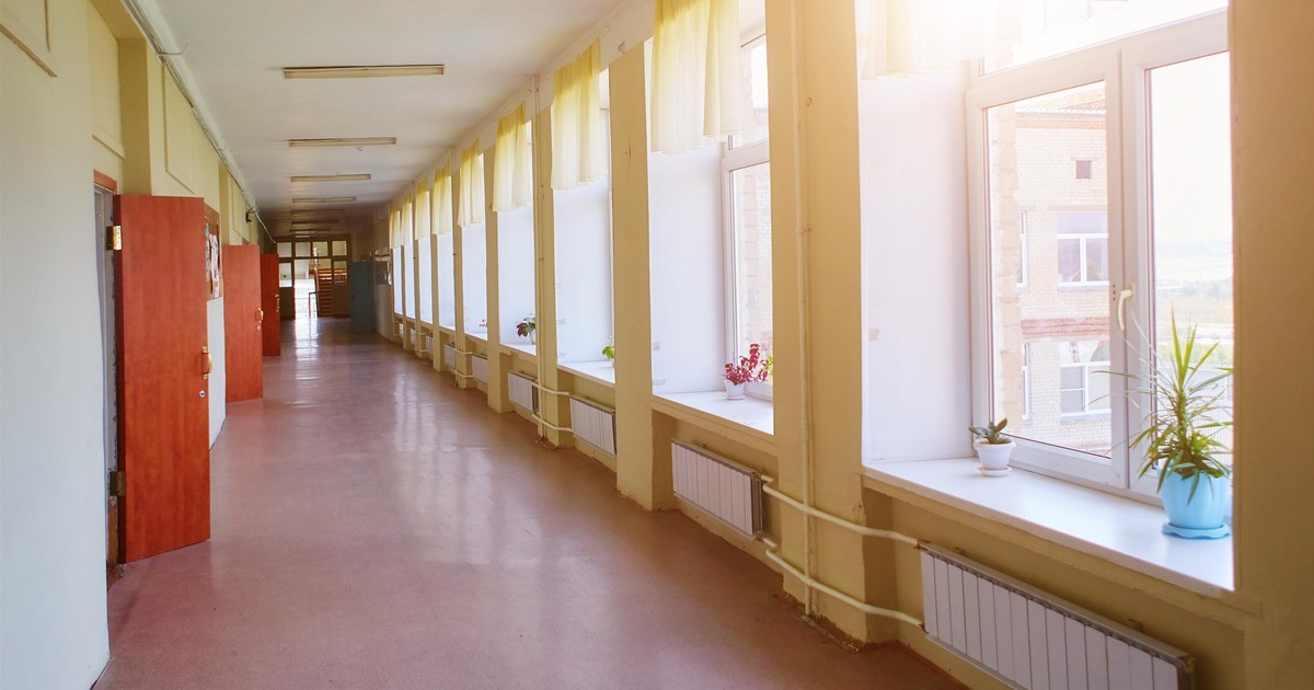 Dziadkowie przed szkołą: nowe zasady po incydencie w Kielcach