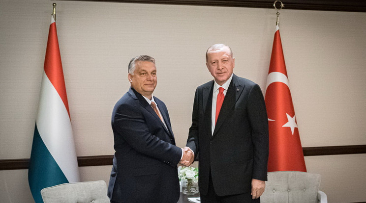 Erdogan török elnök (jobbra) köszönetet mondott Orbán Viktornak / Fotó: MTI Benko Vivien Cher