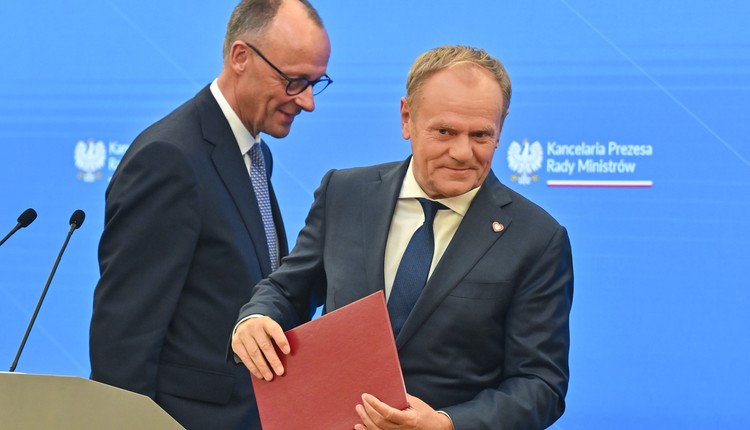 Niemiecka gazeta: Tusk i Merz podważają wielkie europejskie osiągnięcie