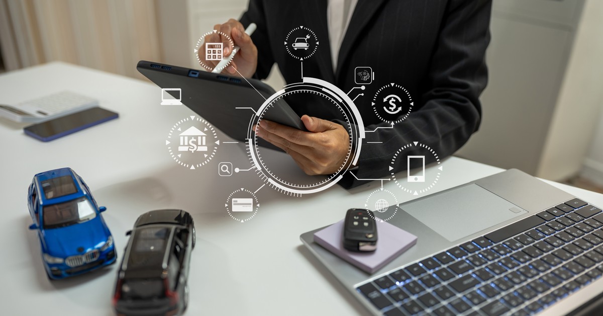 Elektryk, hybryda czy klasyczny napęd? Jak firmy naprawdę podejmują dziś decyzje flotowe