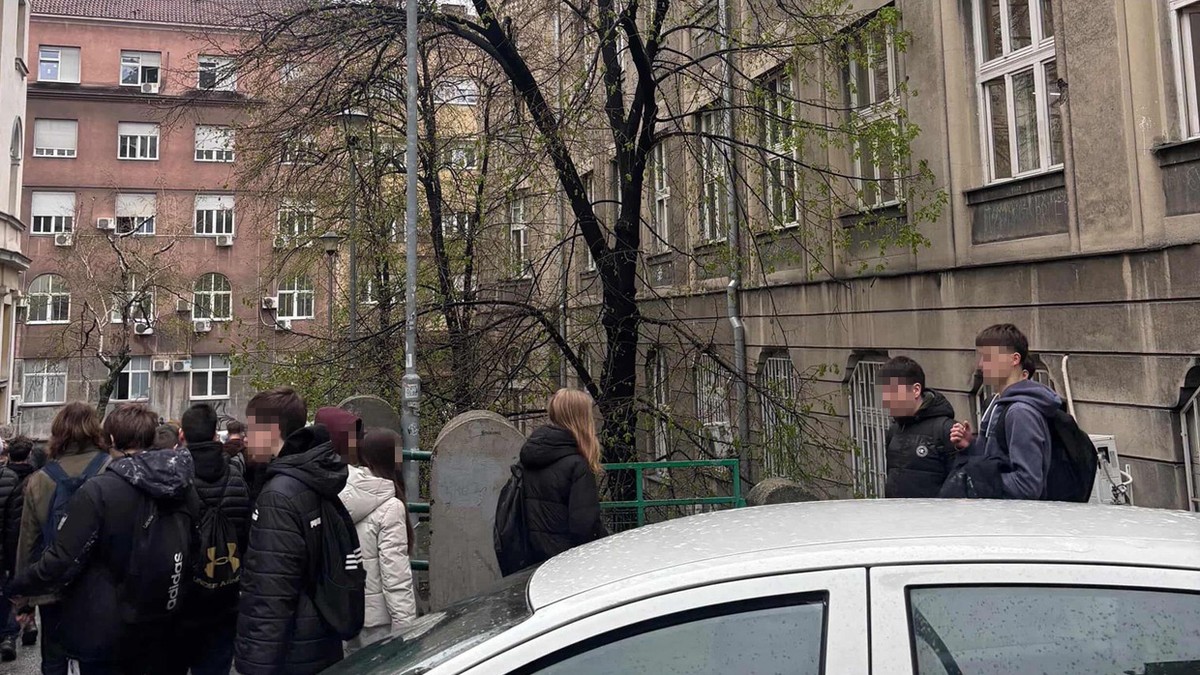 Dojava o bombi u ETŠ "Nikola Tesla"