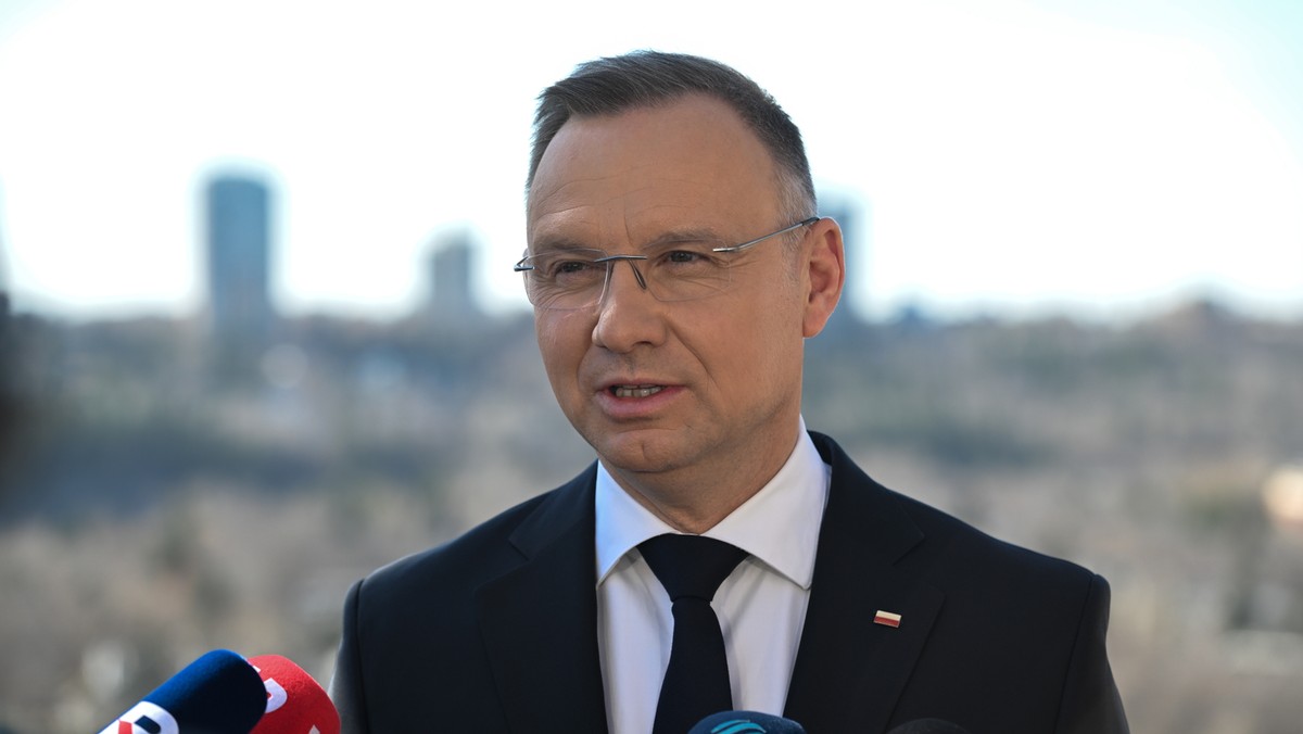 Andrzej Duda spotka się z Radosławem Sikorskim. W tle ważne wystąpienie