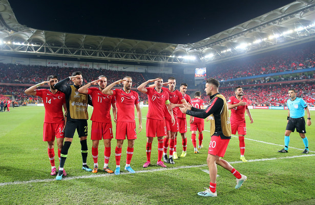 El. ME 2020: UEFA przyjrzy się salutowaniu piłkarzy Turcji