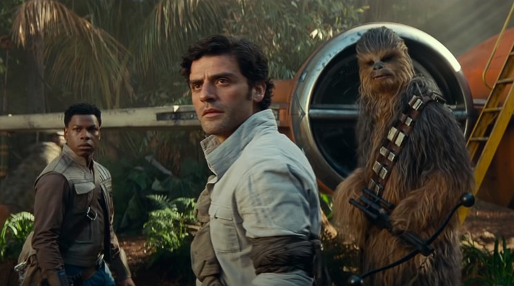 Oscar Isaac (a képen középen) a Star Wars után szuperhőst játszik, a Holdlovag sorozat főszereplője lesz / Fotó: Disney