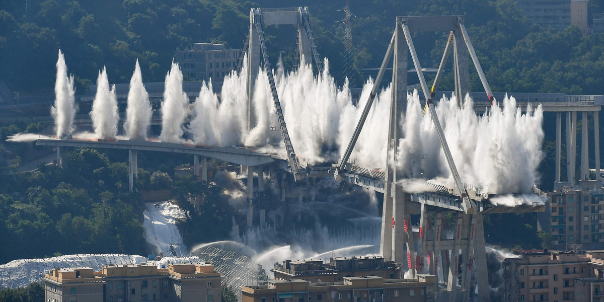 Włochy: Wysadzili most w Genui. To na nim doszło do katastrofy