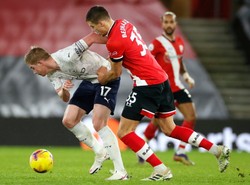 Bednarek nie zatrzymał Manchesteru City. Kolejna porażka Arsenalu