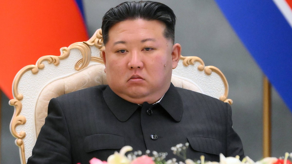 Kim Dzong Un świętuje Nowy Rok z rosyjskimi dyplomatami. Uroczystość odbyła się w Pjongjangu [Źródło: Onet]
