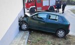 Auto wbiło się w dom. Emerytka tego nie przeżyła