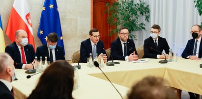 Premier Morawiecki zapewnia Polaków na Ukrainie: Nie zostawimy was w potrzebie, pomożemy wam