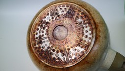 Rewelacyjny sposób na wyczyszczenie patelni. Będzie jak nowa