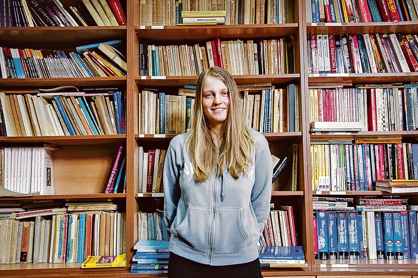 Jelena Ivančić se još od detinjstva interesuje za prirodne nauke. Bila je učenica generacije Matematičke gimnazije u Beogradu