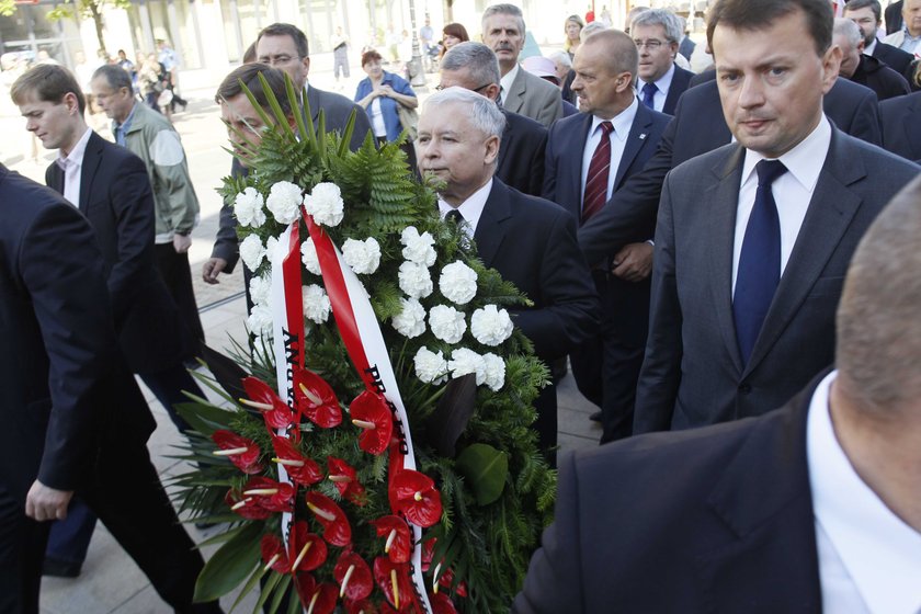 PiS rusza ze zbiórką pieniędzy na pomniki smoleńskie