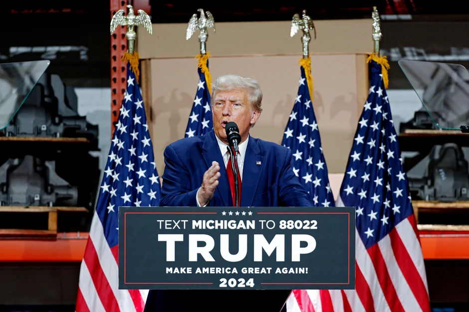 Donald Tramp na tribini u Mičigenu 27. septembra