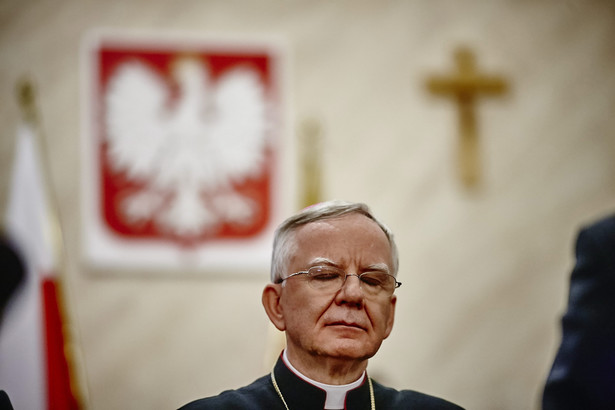 Arcybiskup połączył in vitro i Powstanie Warszawskie. Zaskakujące kazanie?