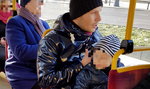 Mateusz Banasiuk uczy syna jeździć tramwajem