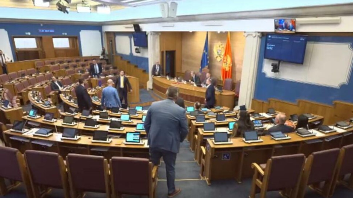 Sukob Kneževića i Šaranovića