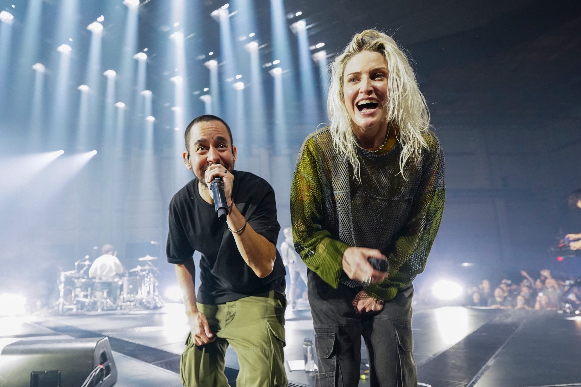 Po smrti frontmana Chestera Benningtona sa kapela Linkin Park vrátila s novou speváčkou Emily Armstrong.