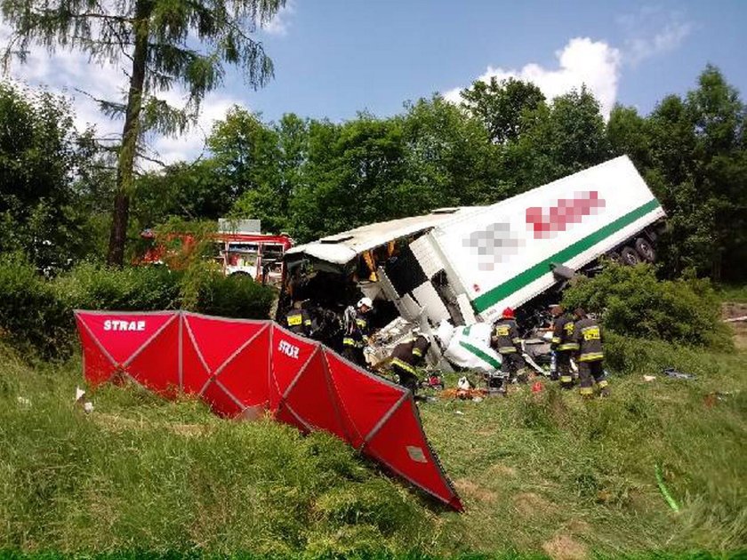 Wypadek autokaru z dziećmi. Wielu rannych