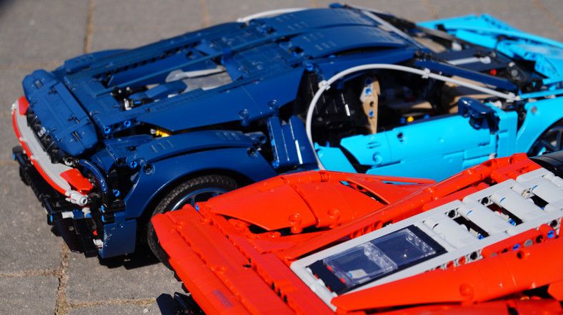 Bugatti Chiron i Ferrari Daytona SP3 - Lego nie tylko dla dziecka