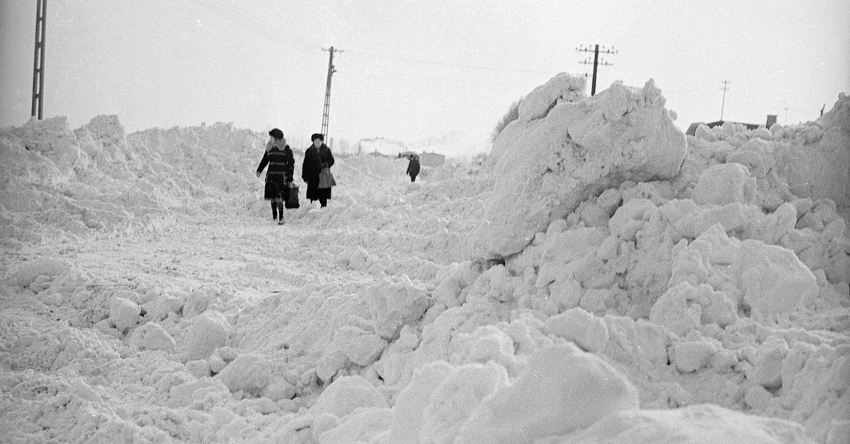 Takiej zimy w Polsce nie było od dekad. Paraliż komunikacyjny, ekstremalne mrozy i śnieg, które zapierają dech w piersiach