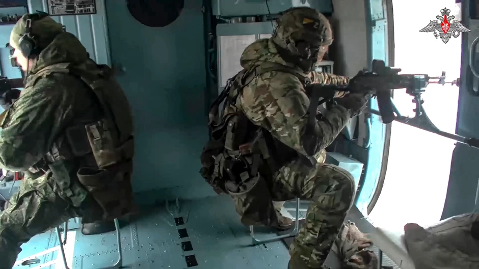 Ruska vojska u helikopteru "Mi-8" na misiji u Ukrajini 28. decembra