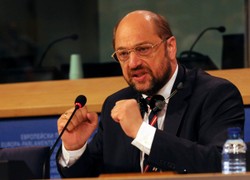 Następca Buzka już idzie na wojnę. "Trzeba się przeciwstawić"