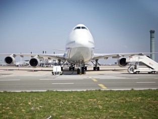 IATA ogłasza koniec kryzysu, ale europejskie linie lotnicze nadal będą latać ze stratami