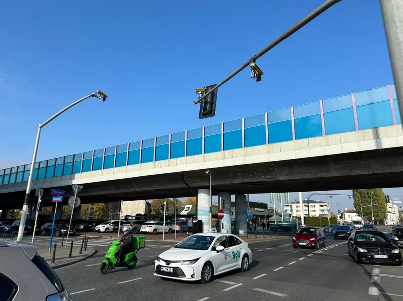 Nowy system RedLight na skrzyżowaniu Hynka/Łopuszańska/Al. Krakowska w Warszawie