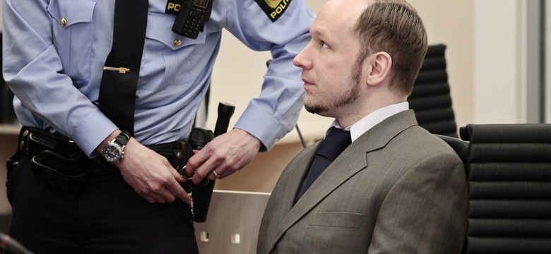 Breivik kontra Norwegia, zapadł wyrok. Ma siłownię, konsolę i papużki, dlatego "czasem płacze"