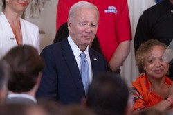 Biden próbuje zacisnąć pętlę wokół Chin. Chce też zdobyć punkty w kampanii wyborczej