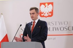 Kaleta o wyroku TSUE ws. określenia 'polskie obozy': Podwójne standardy, chroni interesy Niemiec