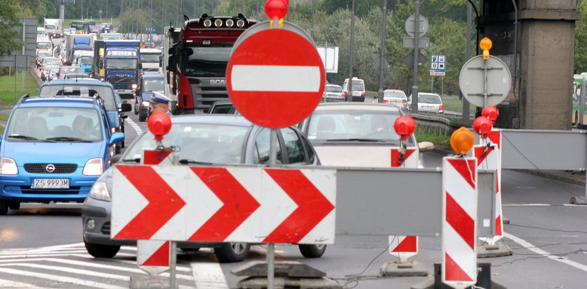 Będą utrudnienia na Dąbrowskiego. Zwężenia i ograniczenia prędkości do września