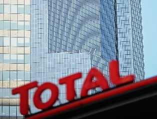 Zysk paliwowego giganta Total spadł o 37 proc.