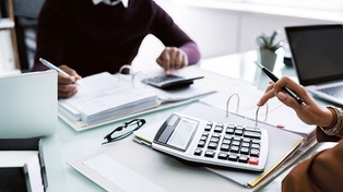 Optymalizacja rodzinna. Fundacje łatają luki?