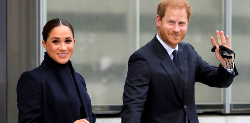 Od księcia Harry'ego i księżnej  Meghan odwracają się od nich wielkie szychy. A ona wysyła rozpaczliwe smsy?