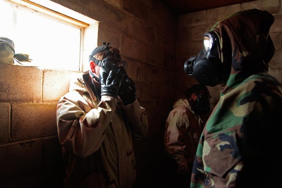 AMERIKA SE SPREMA ZA UDAR NA IRAN Razmatraju napade male brze čamce, plovila za postavljanje mina, a u igri je i OPASNA OPCIJA