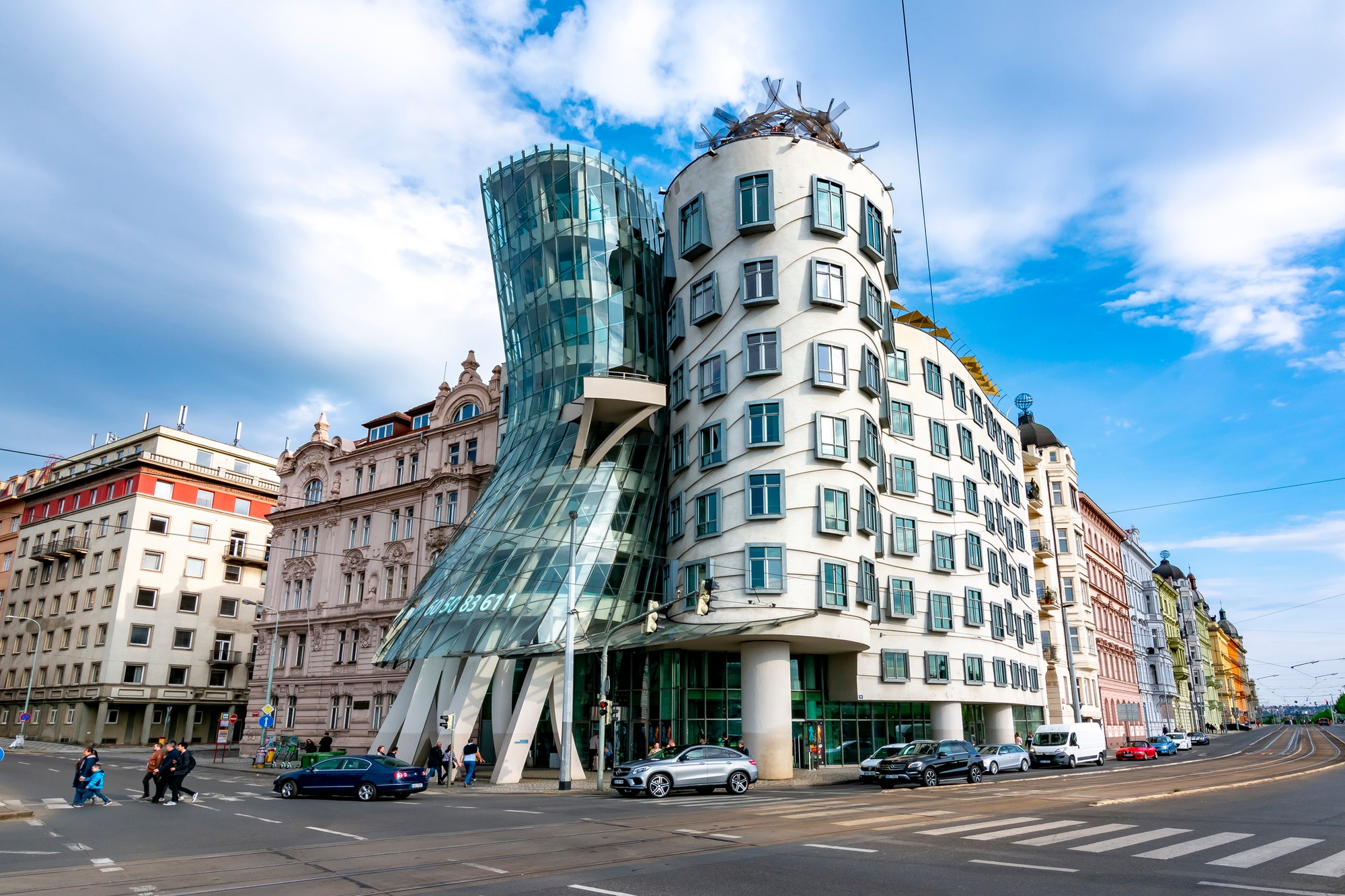 Tancujúci dom na Rašínovom nábreží v Prahe (ilustračné foto).
