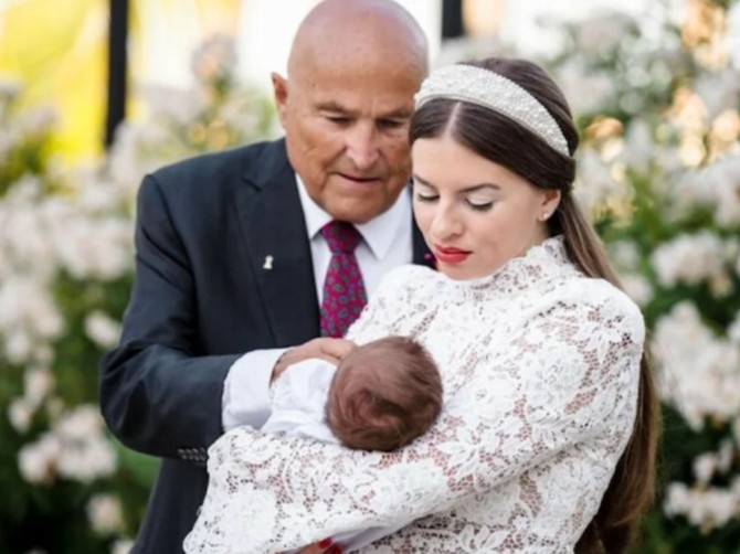 Alina i njen muž