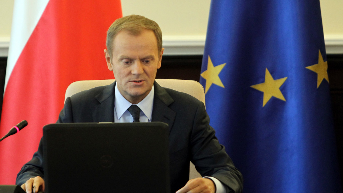 Donald Tusk zapowiedział, że w piątek o godzinie dziewiątej rano wygłosi w Sejmie swoje drugie exposé. Ma w nim mówić m.in. o zmianach dotyczących emerytur górniczych, podatku dochodowym dla rolników od 2014 r., polityce prorodzinnej, deregulacji i walce o korzystny dla Polski budżet UE na lata 2014-2020.