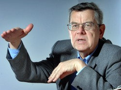 Największy wróg SLD powalczy o Brukselę