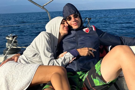 "Teško je kada si nezadovoljan svojim telom uz sve PSIHIČKE PROMENE" Srpkinja imala burnu vezu u rijalitiju, a sad uživa u braku sa beogradskim šmekerom i deli savete