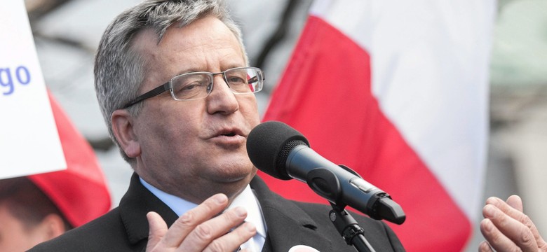 Komorowski komentuje słowa szefa FBI o Polakach: Musimy próbować odwojować dobre imię