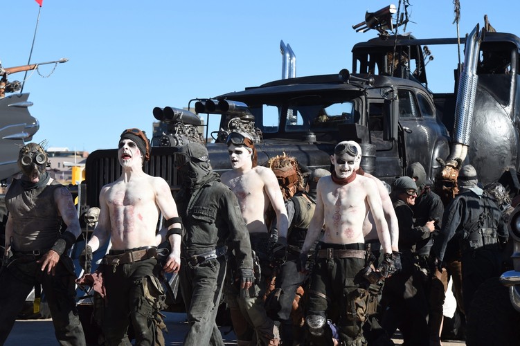 Ludzie Mad Maksa wjechali na ulice Sydney