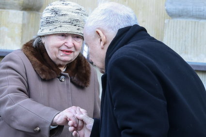 Kaczyński z nikim nie liczy się tak, jak z nią. Budka wyrzucił "szamankę PiS"