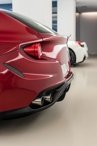 Ferrari FF - silnik V12 o pojemności 6,3 l. Moc - 660 KM