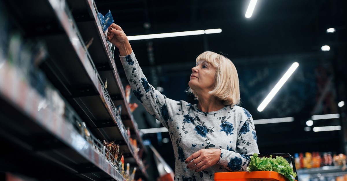 Tańsze paliwo, zakupy i pobyty w sanatoriach dla seniorów. Z tych ulg mogą skorzystać osoby 60+
