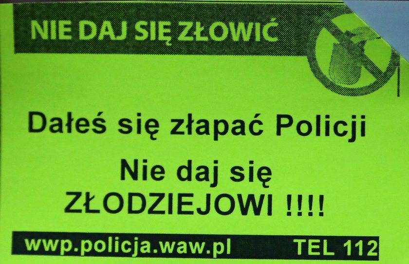 Specjalna naklejka policjantów