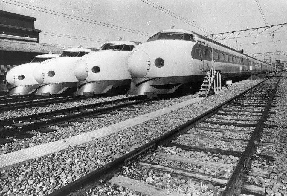 Pierwsze superszybkie japońskie pociągi