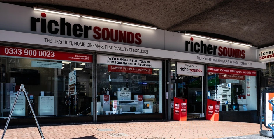 Ričer će za sada ostati direktor